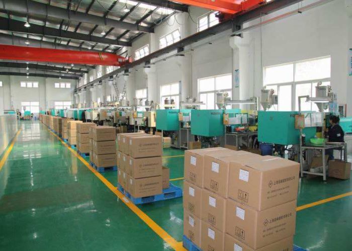 Injection molding equipment