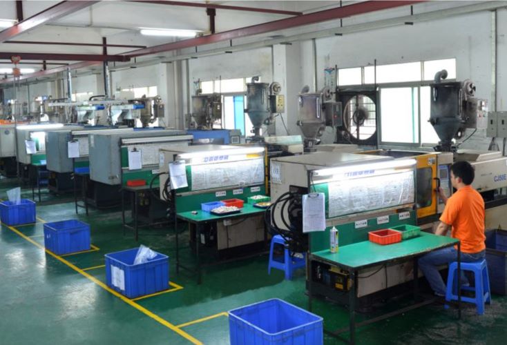 Injection molding equipment